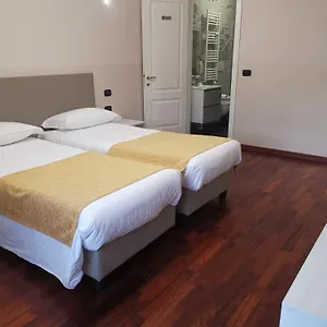 Station Group - Via Sammartini 15 Guest house